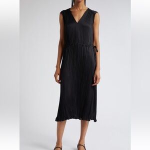 Vince NWT Elegant Black Pleated V-Neck Sleeveless Drawstring Waist Dress small
